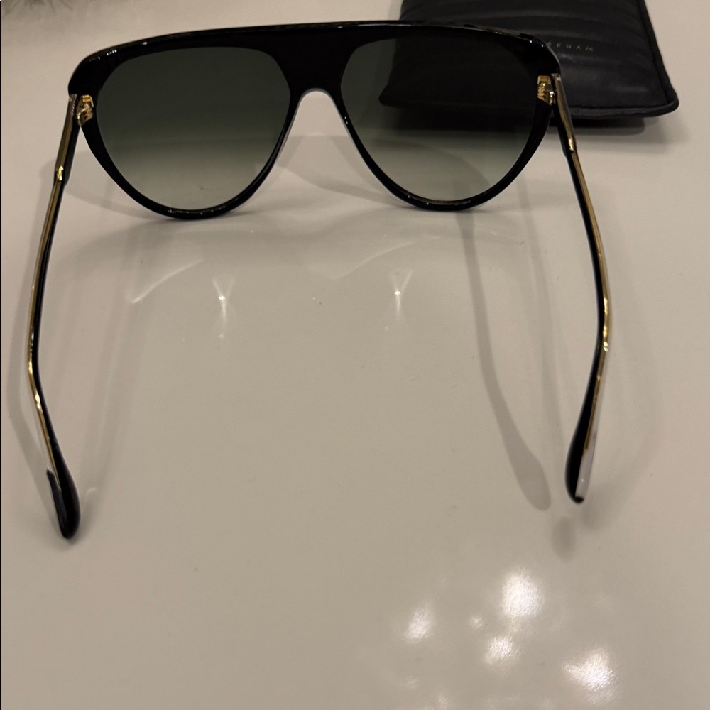Victoria Beckham Black Gradient Sunglasses - Picture 4 of 4